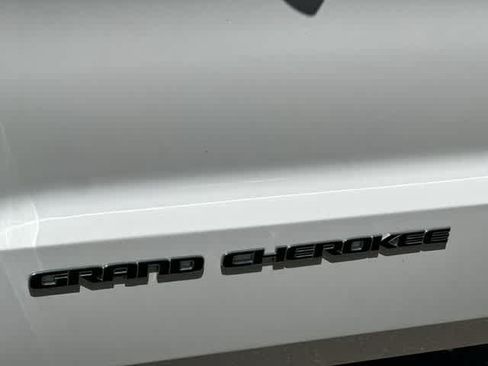 Used 2019 Jeep Grand Cherokee Limited AWD/4WD image 28