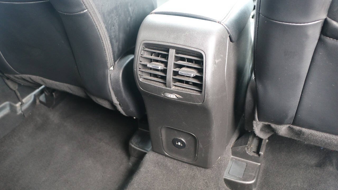 Used 2025 Ford Escape ST-Line Select AWD/4WD image 16