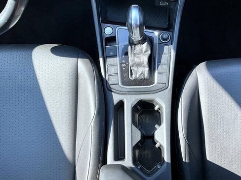 Used 2019 Volkswagen Jetta SE FWD image 15
