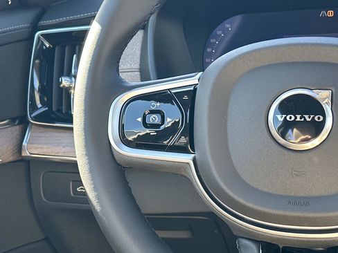 New 2026 Volvo XC90 B6 Plus image 8