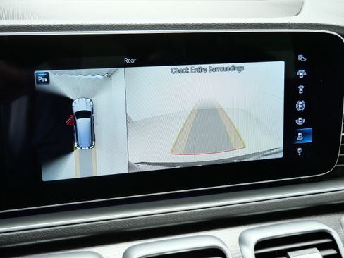 Used 2022 Mercedes-Benz GLS 580 4MATIC image 31