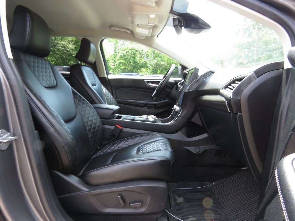 Used 2023 Ford Edge Titanium w/ Cargo Accessory Package AWD/4WD image 13