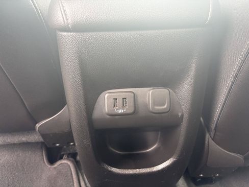 Used 2021 Chevrolet Colorado ZR2 AWD/4WD image 8