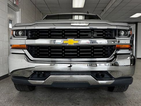 Used 2018 Chevrolet Silverado 1500 W/T w/ Trailering Package AWD/4WD image 2