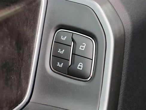 New 2026 Ford F250 Lariat w/ Black Appearance Package image 18