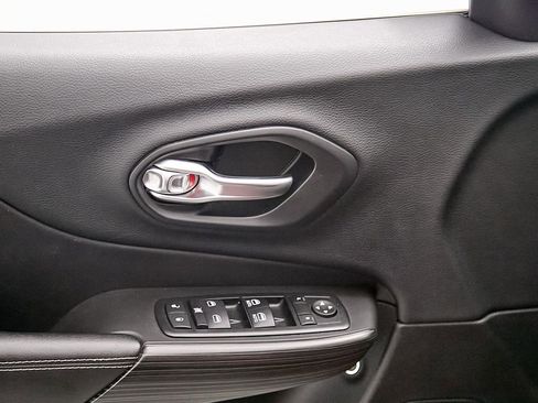 Used 2015 Jeep Cherokee Limited AWD/4WD image 11