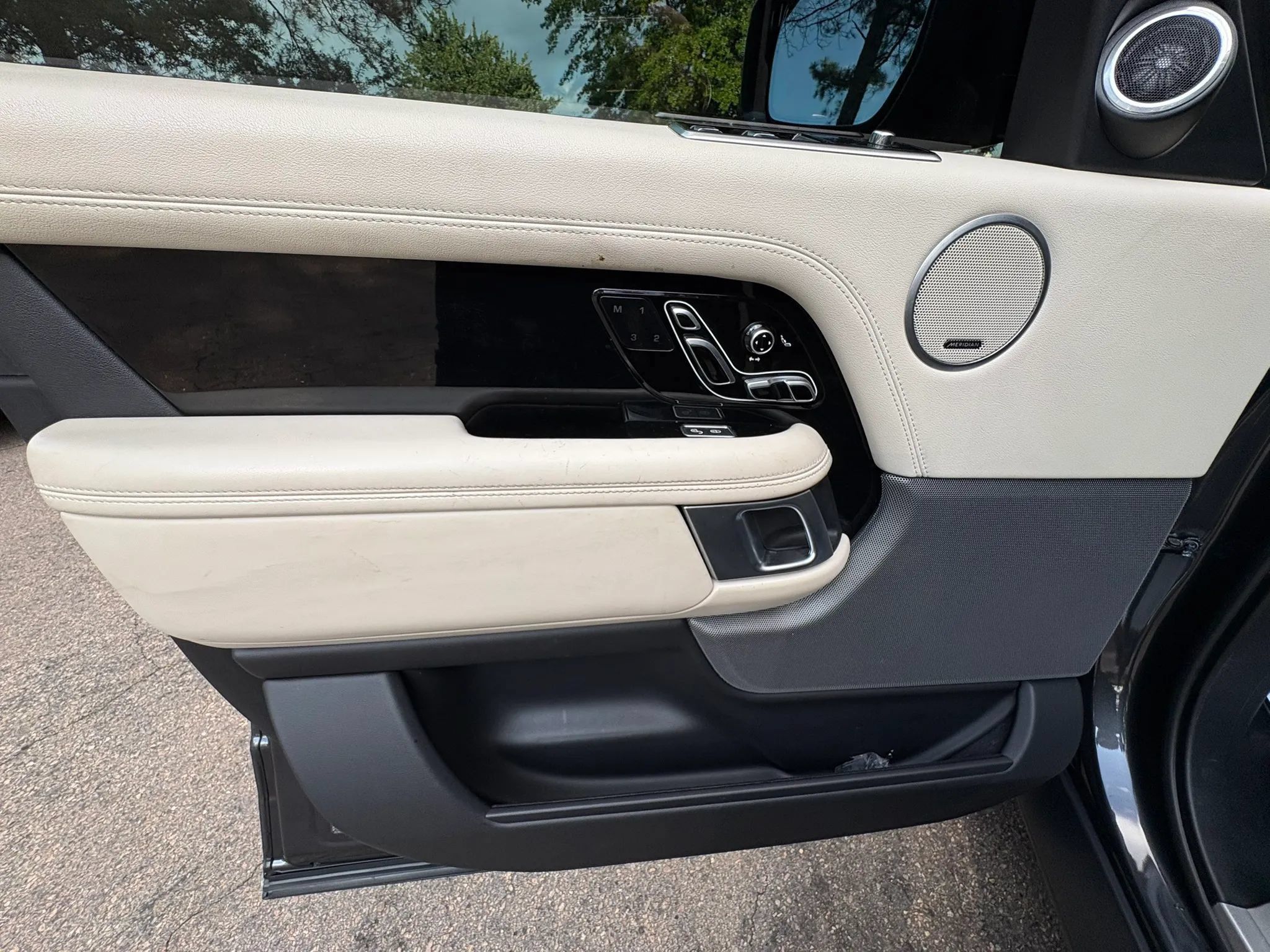 Used 2020 Land Rover Range Rover HSE AWD/4WD image 28