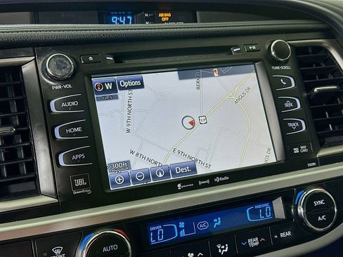 Used 2019 Toyota Highlander Limited Platinum image 29