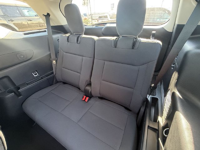 Used 2025 Ford Explorer Active RWD image 19