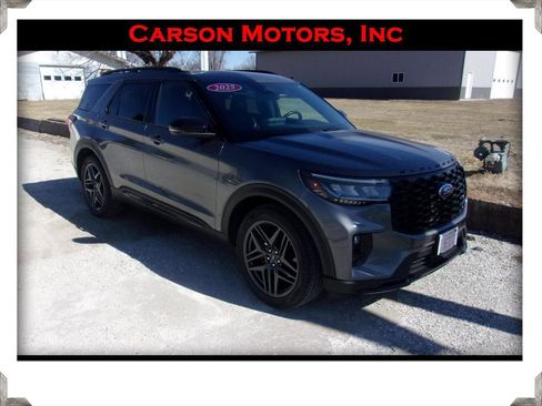 Used 2025 Ford Explorer ST image 1