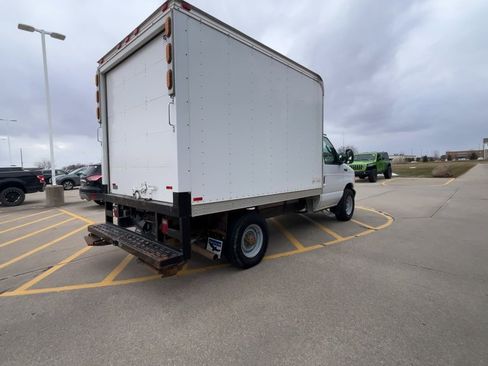 Used 2005 Ford E-350 and Econoline 350 Super Duty image 5
