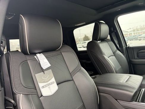 New 2026 RAM 3500 Limited AWD/4WD image 32