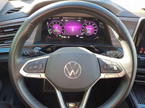 Used 2025 Volkswagen Atlas SEL Premium R-Line image 21