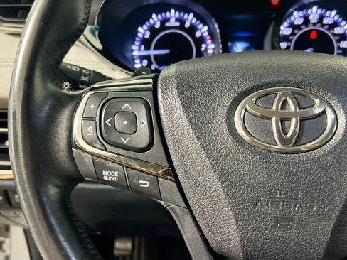 Used 2014 Toyota Avalon Limited image 18