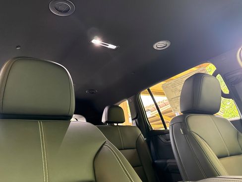 New 2026 GMC Acadia Elevation w/ Elevation Premium Package AWD/4WD image 19