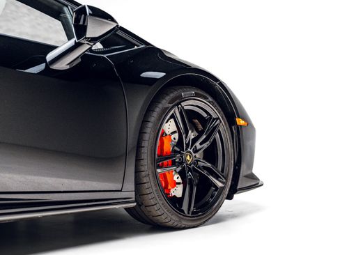 Used 2021 Lamborghini Huracan EVO RWD image 18