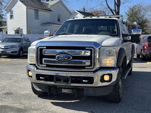 Used 2011 Ford F350 Lariat w/ Lariat Interior Pkg image 2