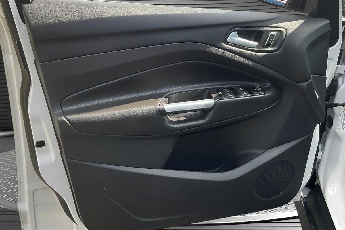 Used 2013 Ford C-MAX Energi SEL FWD image 19
