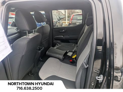 Used 2023 Toyota Tacoma TRD Off-Road image 31