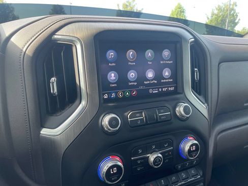 Used 2022 GMC Sierra 2500 Denali w/ Denali Ultimate Package AWD/4WD image 17