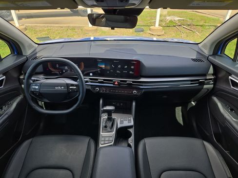 Certified 2026 Kia Sportage EX FWD image 14