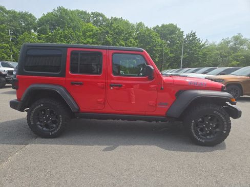 Used 2023 Jeep Wrangler Unlimited w/ Cold Weather Group AWD/4WD image 3
