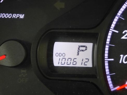 Used 2013 Toyota Sienna L image 12