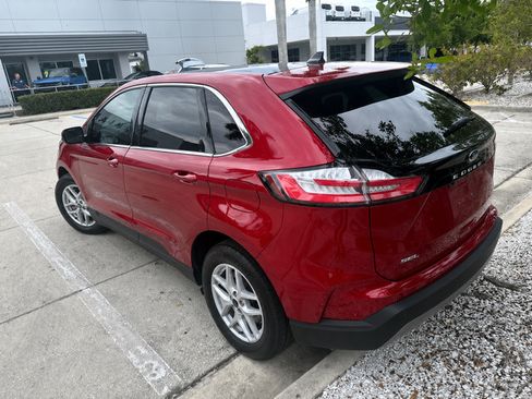 Used 2023 Ford Edge SEL w/ Convenience Package AWD/4WD image 2