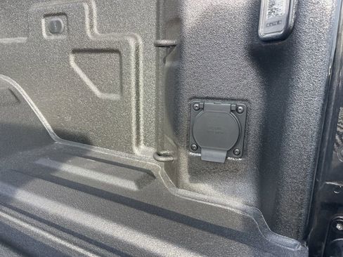 Used 2025 GMC Sierra 3500 Denali Ultimate image 38