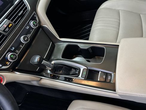 Used 2018 Honda Accord EX-L image 30