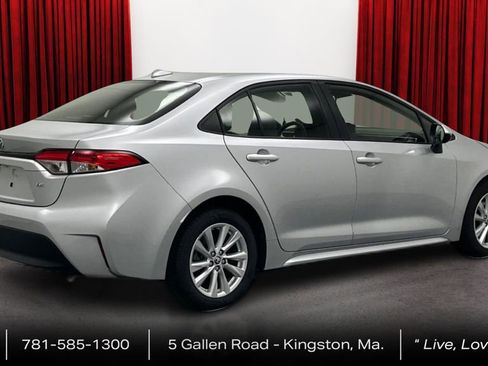 Used 2023 Toyota Corolla LE w/ LE Premium Package FWD image 5