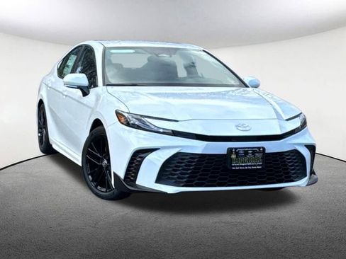 New 2026 Toyota Camry SE FWD image 2