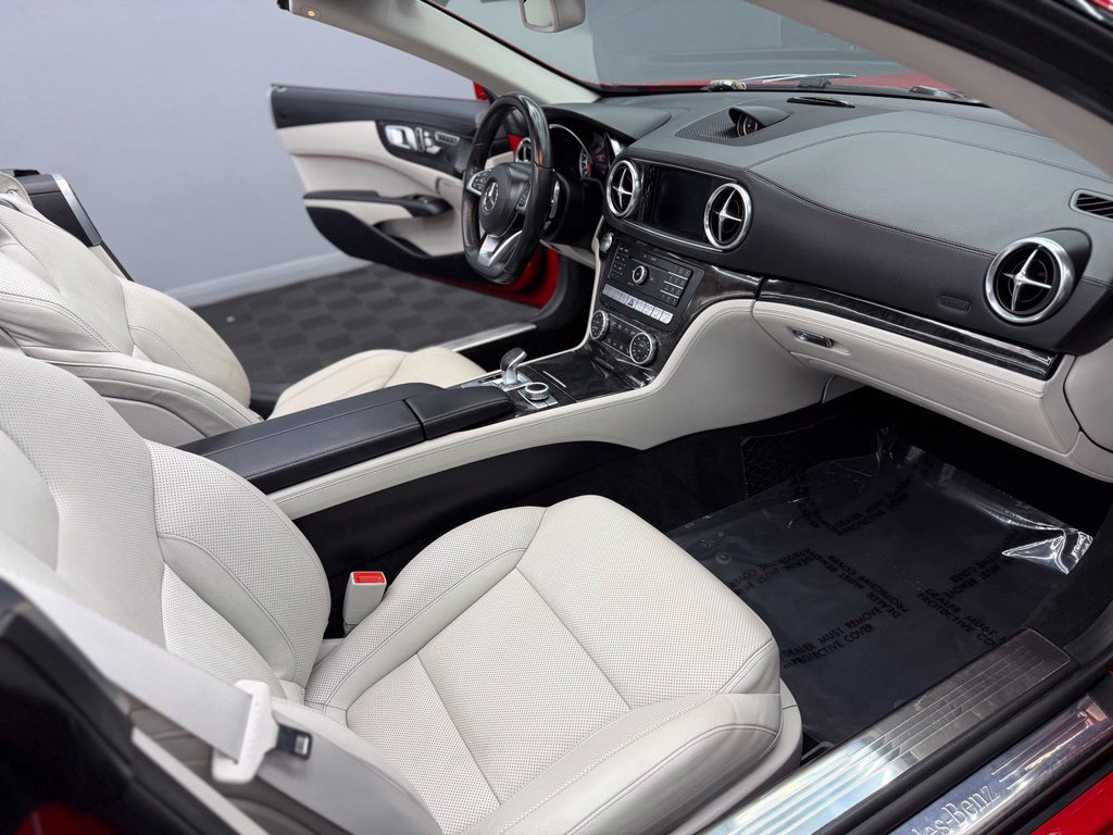 Used 2017 Mercedes-Benz SL 550 w/ Driver Assistance Package image 42