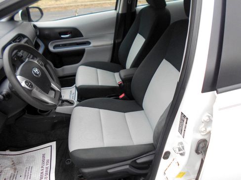 Used 2013 Toyota Prius C Two image 9