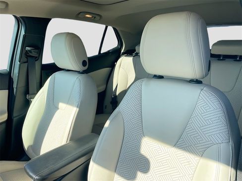 Used 2023 Buick Encore GX Essence w/ Experience Buick Package image 11