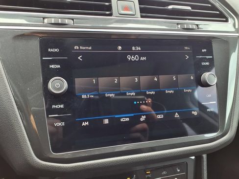 Used 2023 Volkswagen Tiguan SE w/ Panoramic Sunroof Package AWD/4WD image 8