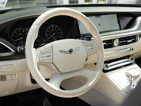 Used 2022 Genesis G90 5.0 Ultimate AWD/4WD image 11