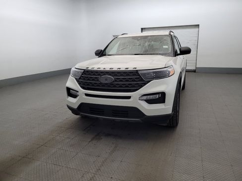 Used 2021 Ford Explorer XLT w/ Equipment Group 202A AWD/4WD image 15