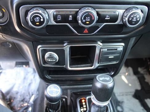 Used 2021 Jeep Wrangler Unlimited Sport AWD/4WD image 22