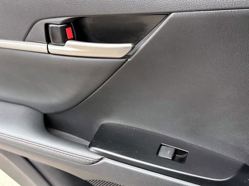 Used 2025 Toyota Camry XLE image 21