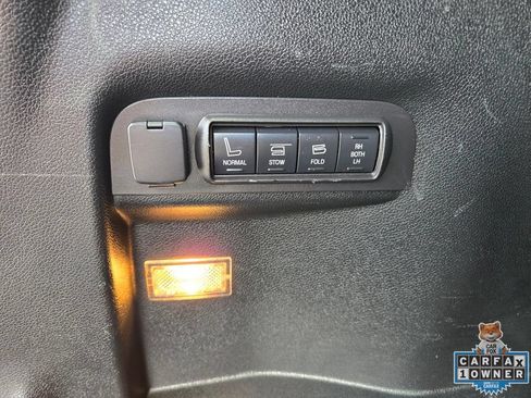 Used 2018 Ford Explorer Platinum AWD/4WD image 22