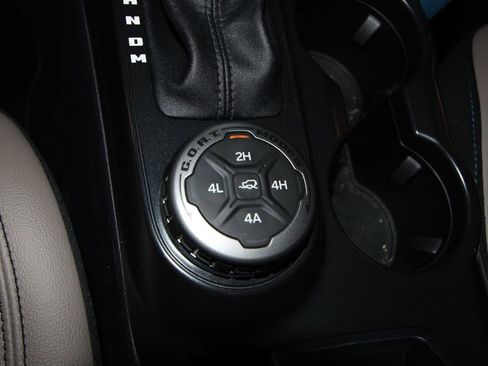 Used 2024 Ford Bronco Wildtrak image 18