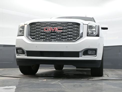 Used 2018 GMC Yukon Denali image 41