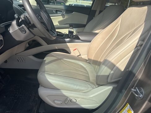 Used 2018 Lincoln MKX Reserve w/ Driver Assistance Package image 6