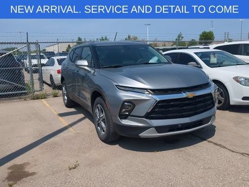 Used 2025 Chevrolet Blazer LT w/ Driver Confidence Package FWD image 3