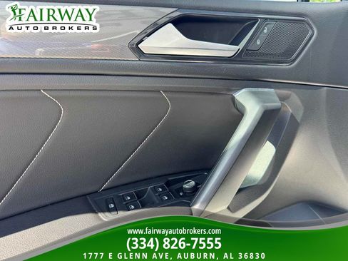 Used 2023 Volkswagen Tiguan SE AWD/4WD image 14