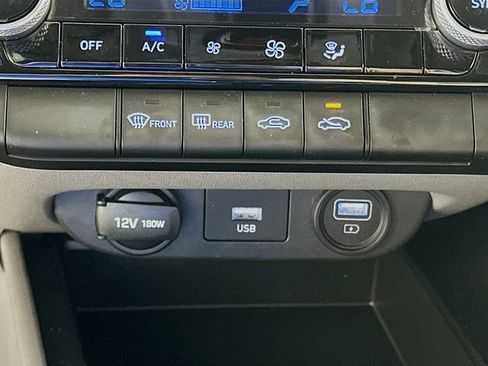 Used 2023 Hyundai Elantra SEL FWD image 17