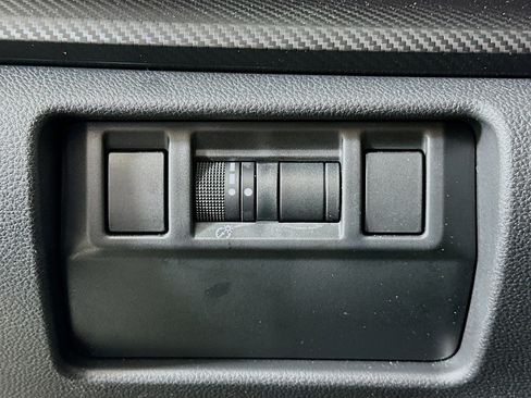 Used 2024 Subaru Crosstrek 2.0i Premium image 17