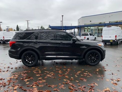 Certified 2023 Ford Explorer XLT w/ Equipment Group 202A image 9