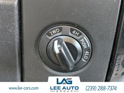 Used 2015 Nissan Titan SV w/ SV Value Truck Package image 25